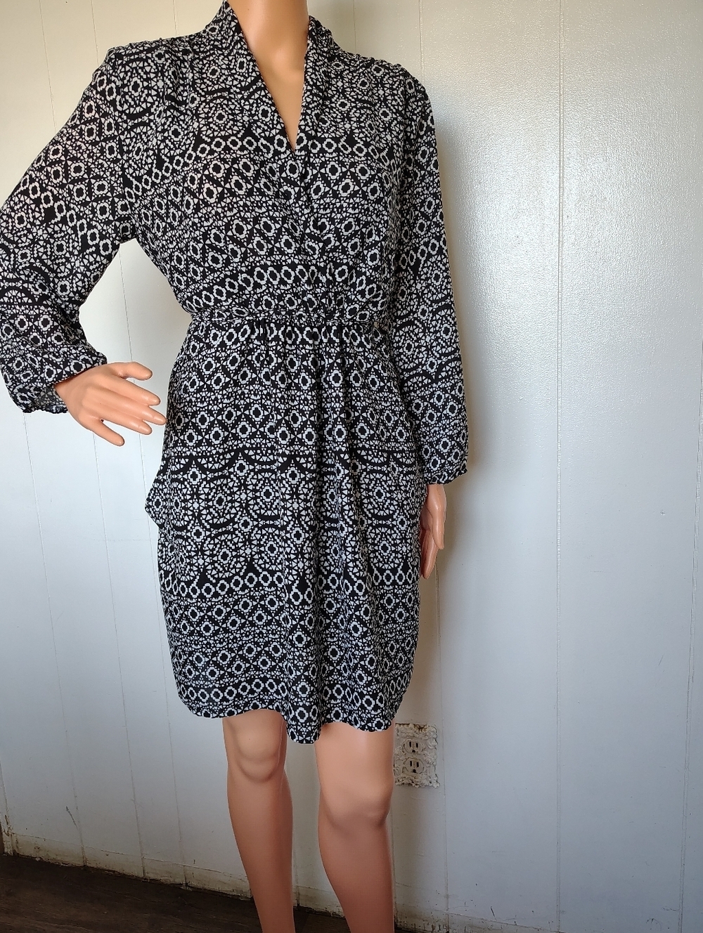 Bar III Black and White Printed Long-Sleeve Waisted Dress Size L
